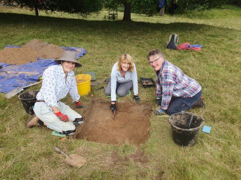 The Surrey Archaeological Society dig to discover a deserted medieval settlement at Albury